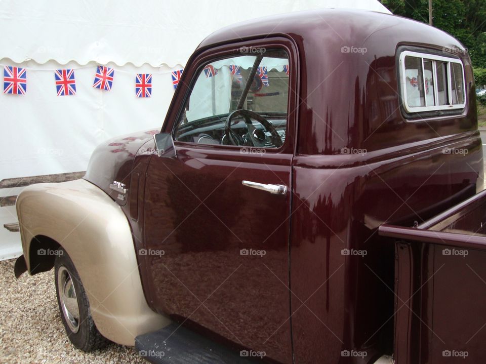 Vintage old classic truck ... snapped in a British pub car park 