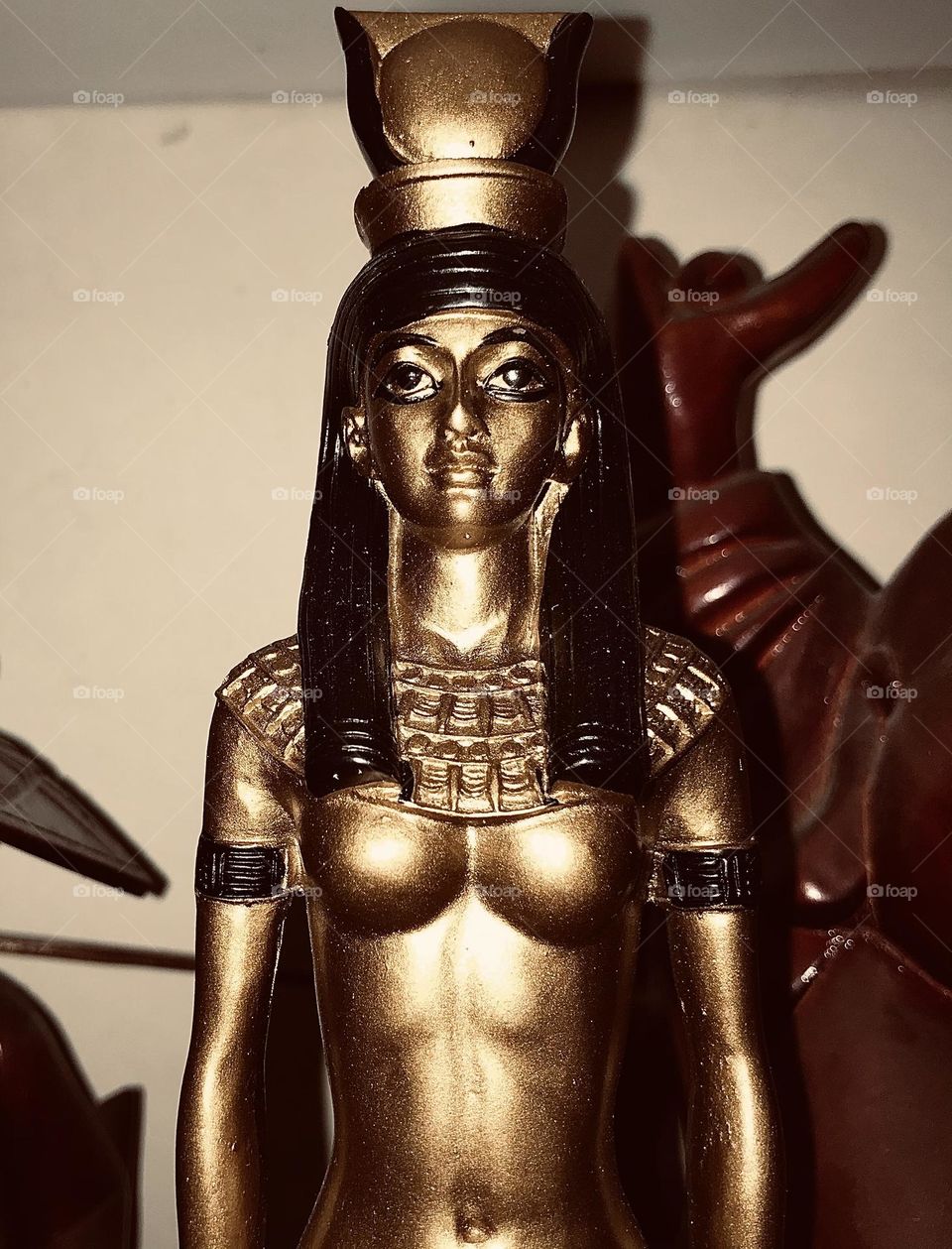 A statue of Hathor. This masterpiece created in the image of the gorgeous, ancient Egyptian Goddess no doubt spices up the inside of one’s home, delivering joy, excitements and hope into a living atmosphere.