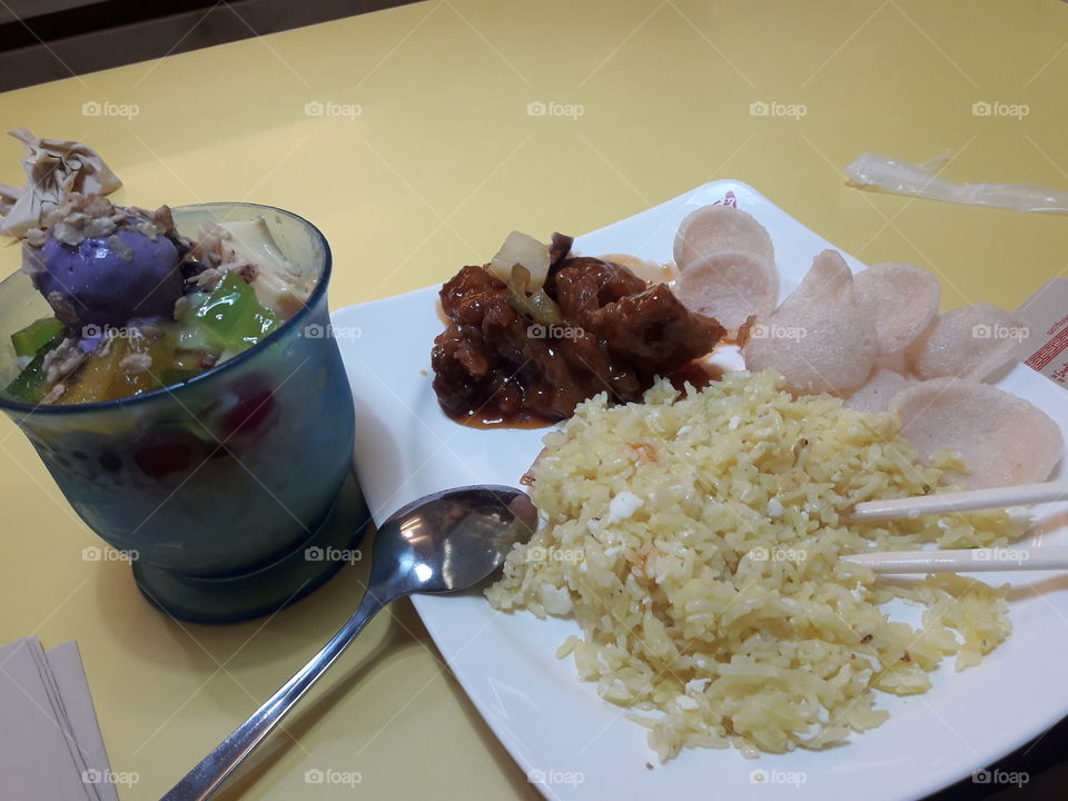 Chinese cuisine with Filipino Halo-halo