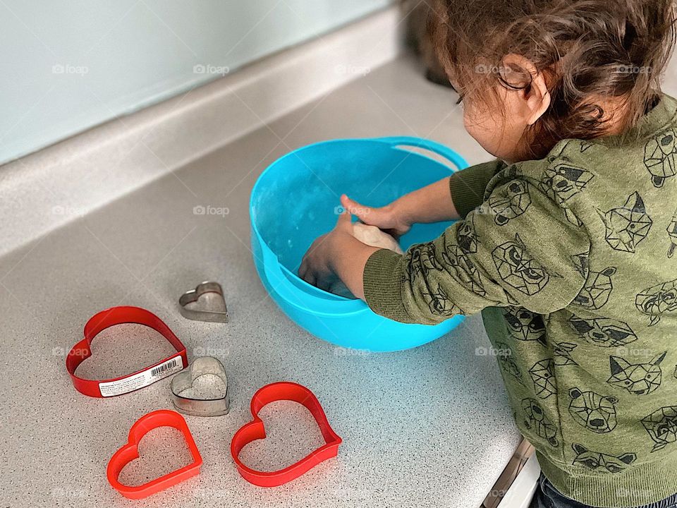 Toddlers being creative in the kitchen, making salt dough ornaments, creating with kids, creative cooking with kids, winter time activities indoors, winters in the Midwest 