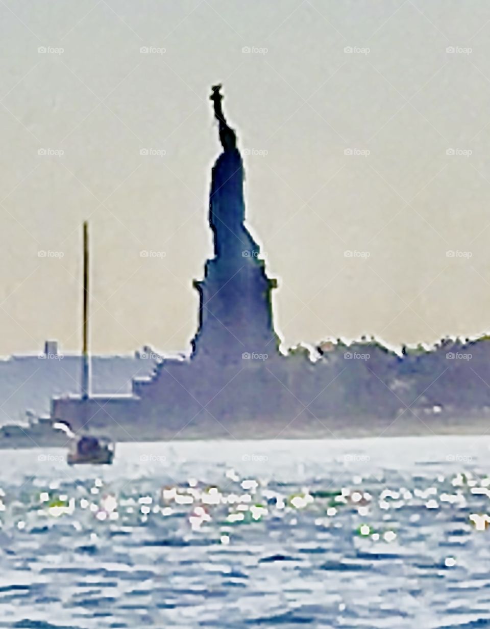 An even closer view of the Statue of Liberty as seen from our sailboat, the „Salvation“.2018. Hypnotic Productions