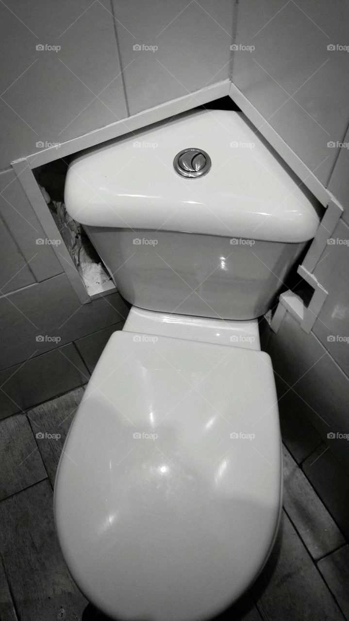 The problematic installation of the water