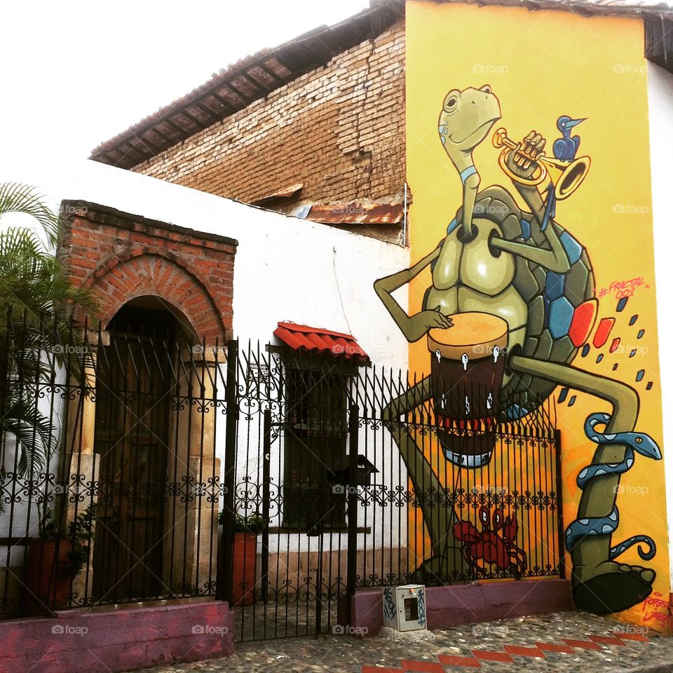Colorful mural. 
Cali-Colombia