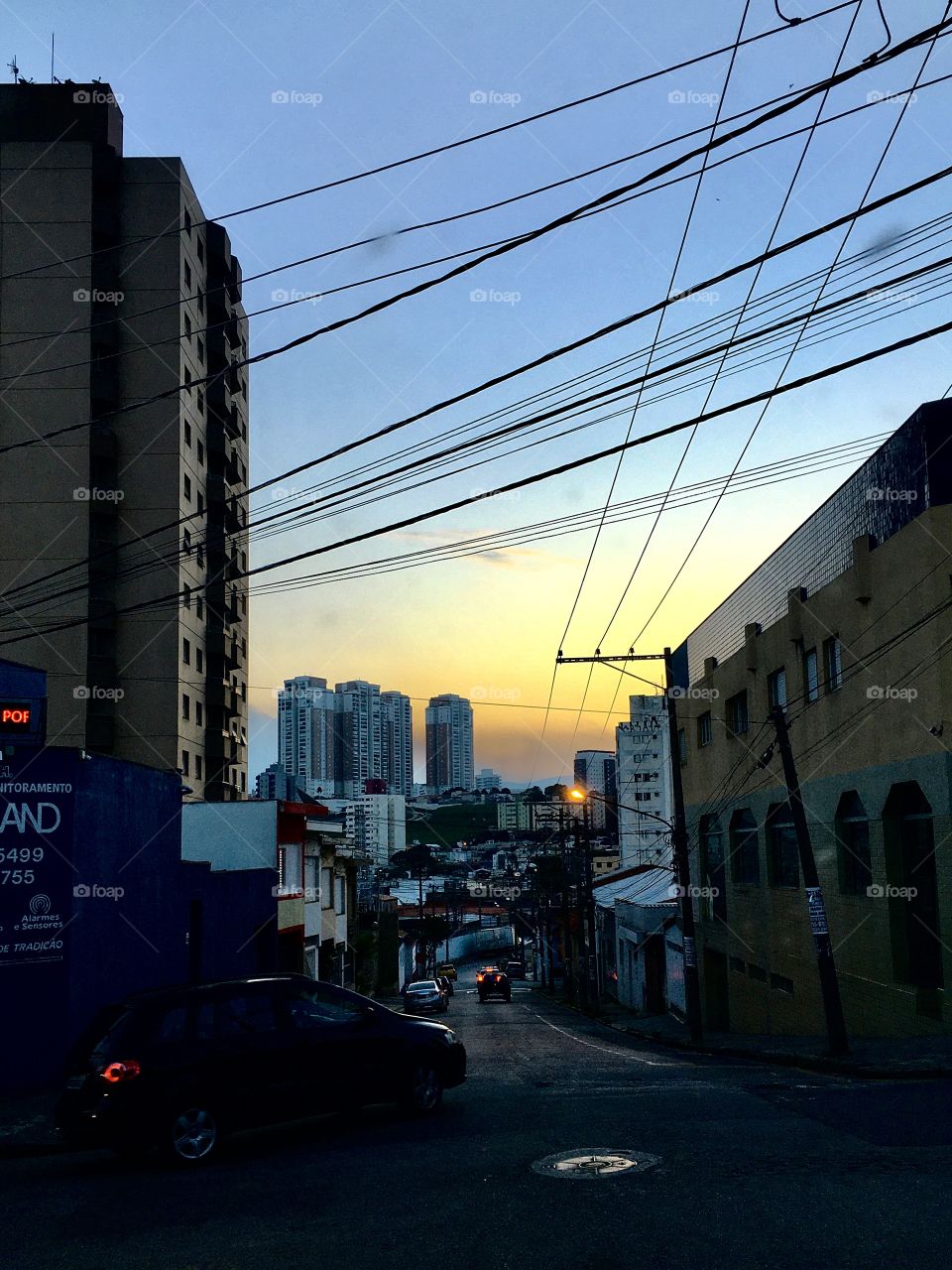 Entardecer entre os #fios da cidade!
📸
#FOTOGRAFIAéNOSSOhobby
#paisagem #landscapes #céu #Jundiaí