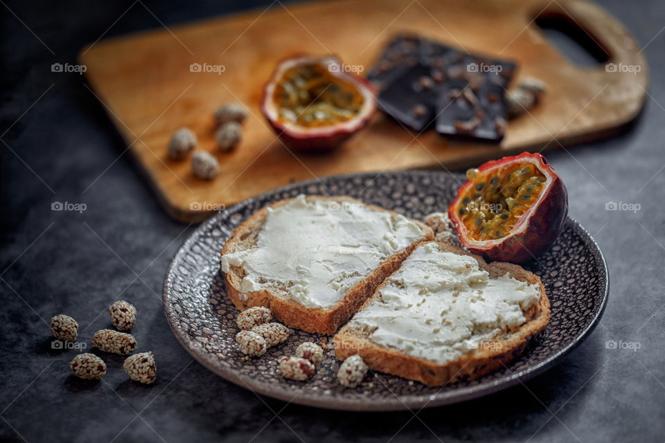 Toasts with cream cheese 