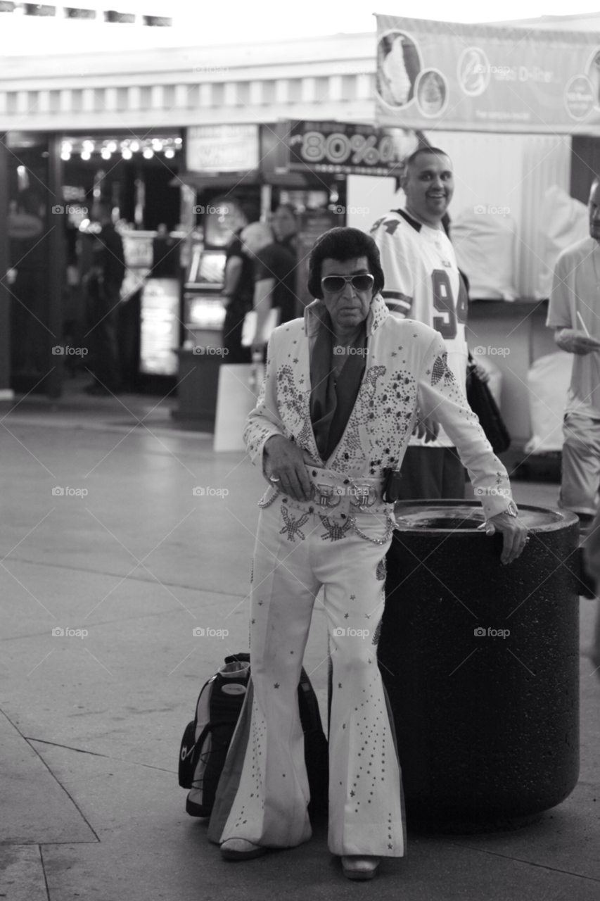 vegas its its elvis! looks all shook up! by gary.collins