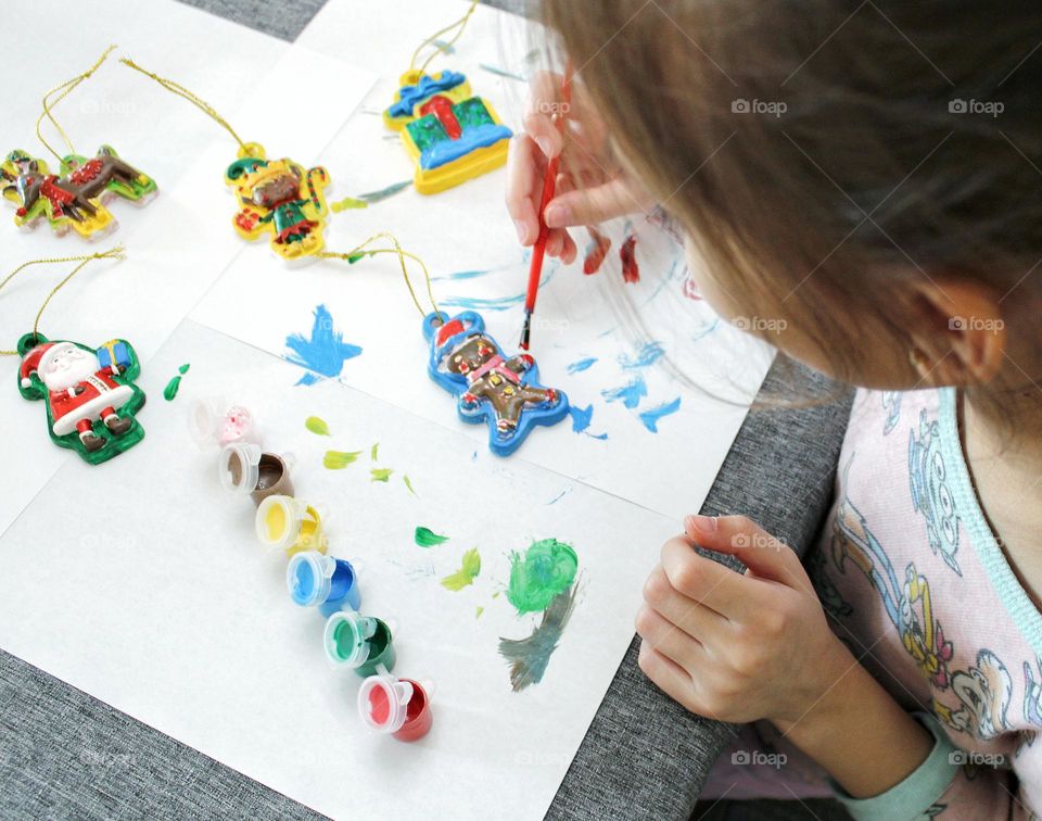 painting Christmas Ornaments