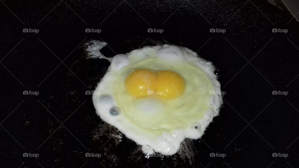 A beautiful double yolk in hen