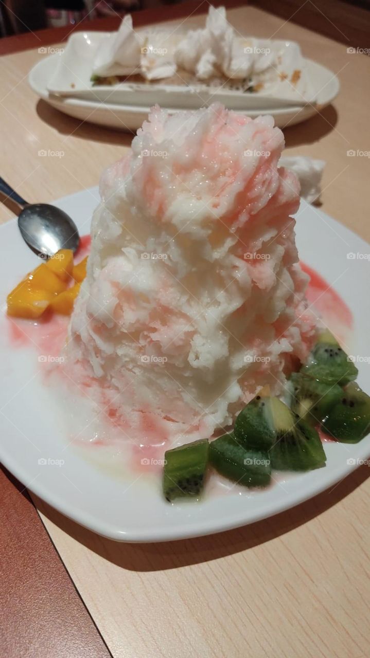 Mixed fruit ice dessert