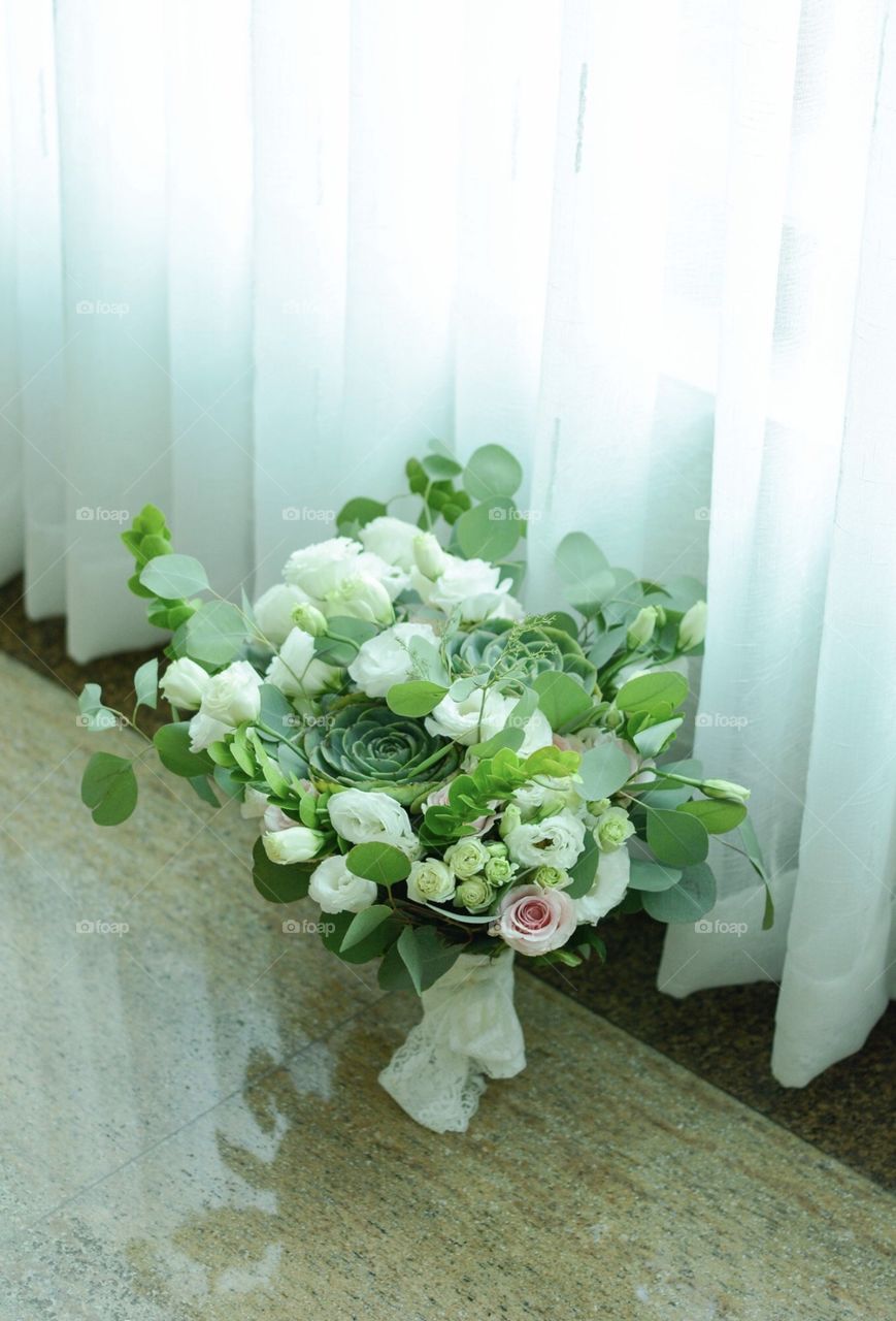 Flower arrangement looks so elegantly for a celebration.