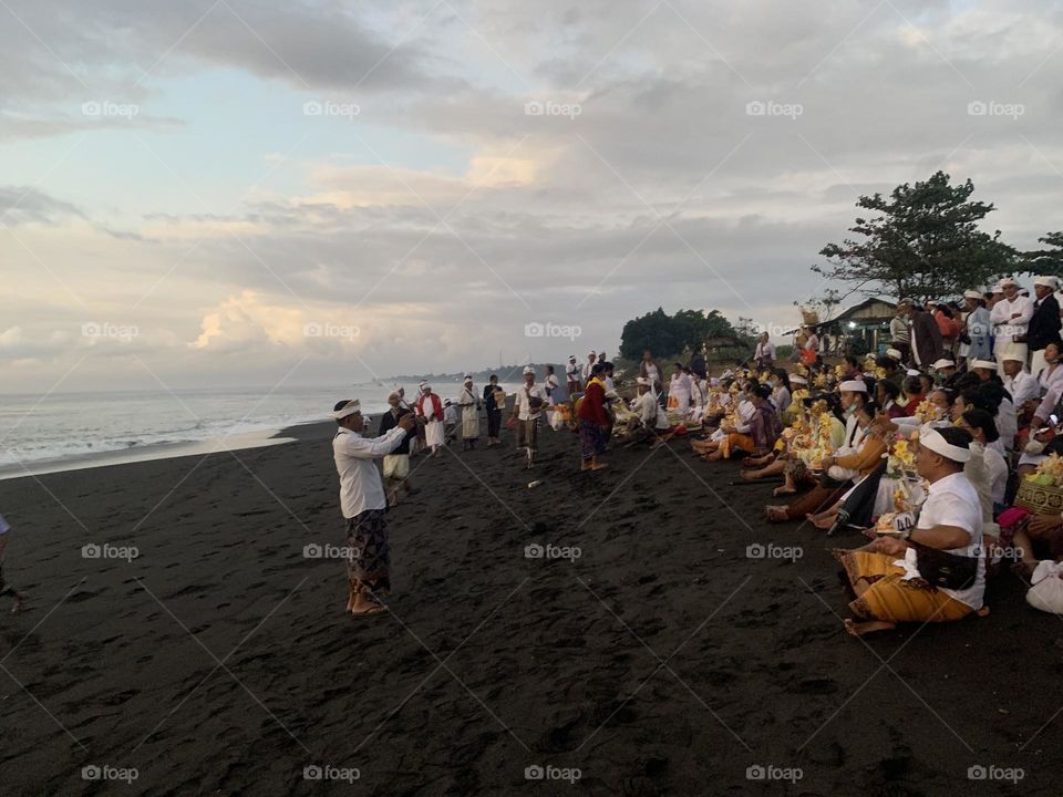 Take a picture front beach 