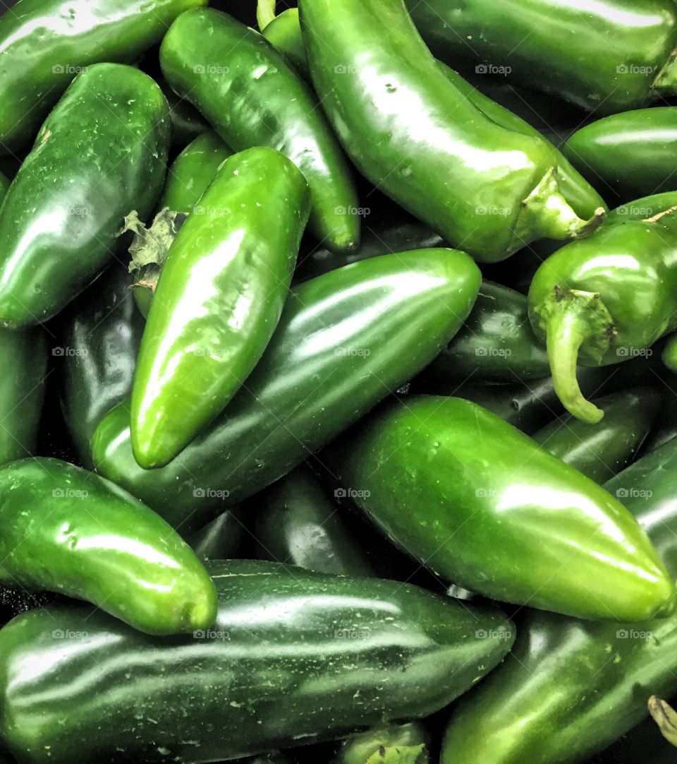 Group of fresh jalapeño peppers