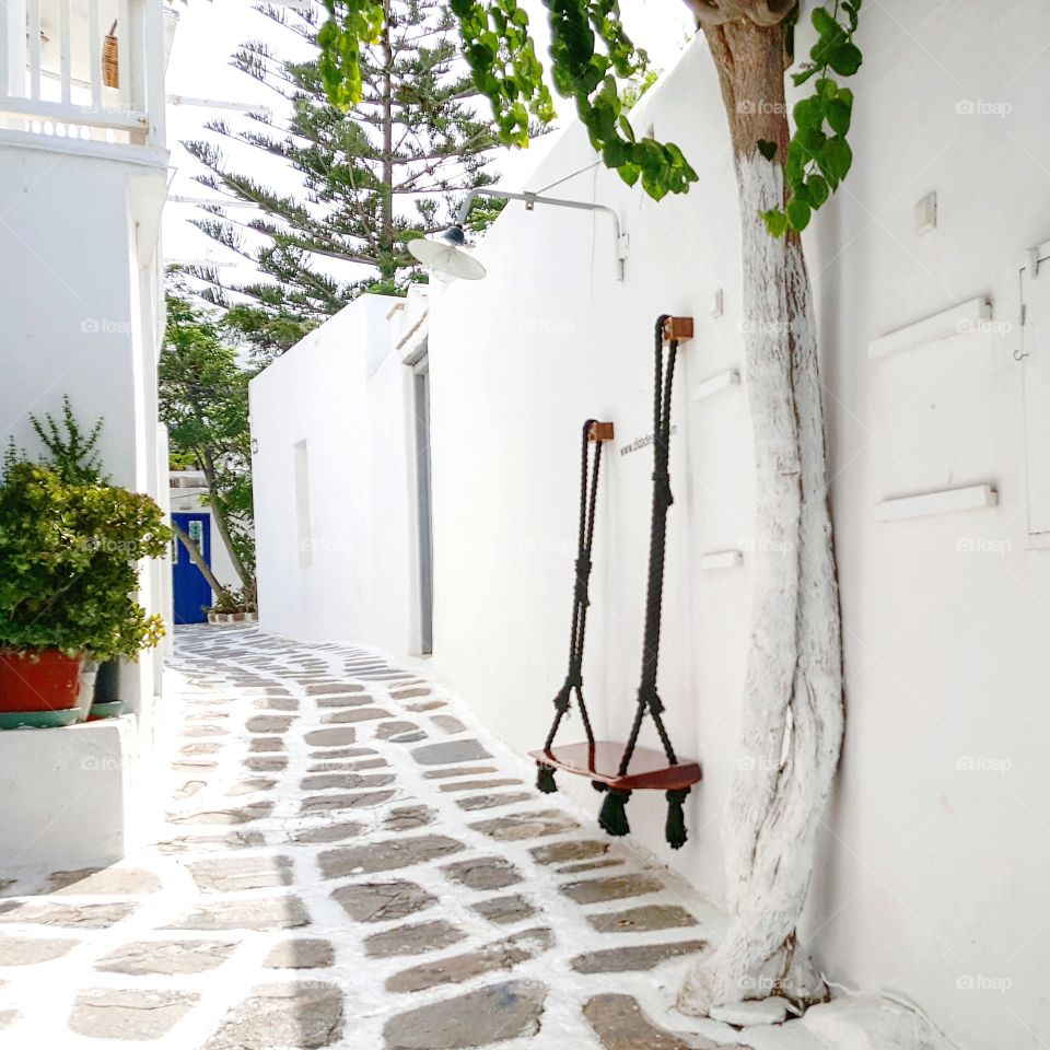 Quiet white-washed lane in Mykonos