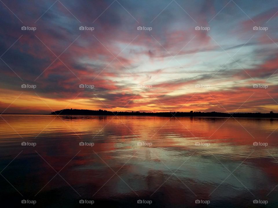 Spectacular sunset at Folsom lake!