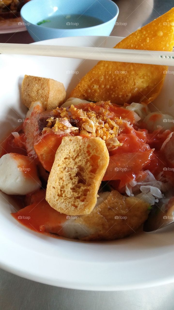"Noodle soup"or "Sweet noodles" (Thai food call "Yen-Ta-Fou")