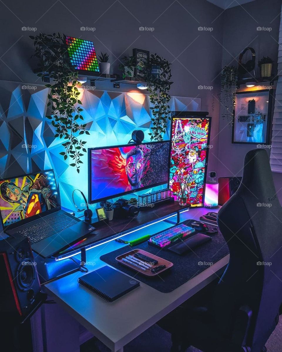 Gallery of a perfect computer room idea for the home.Get inspired with this awesome gaming and PC desk setup design and decor!! 🔥🔥