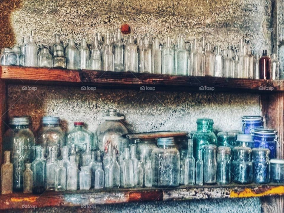antique bottle collection, Gay Parita rest stop on old Route 66, Halltown , Missouri