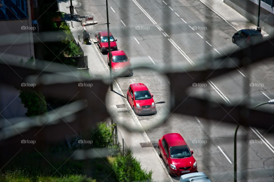 Car in the center of the circle