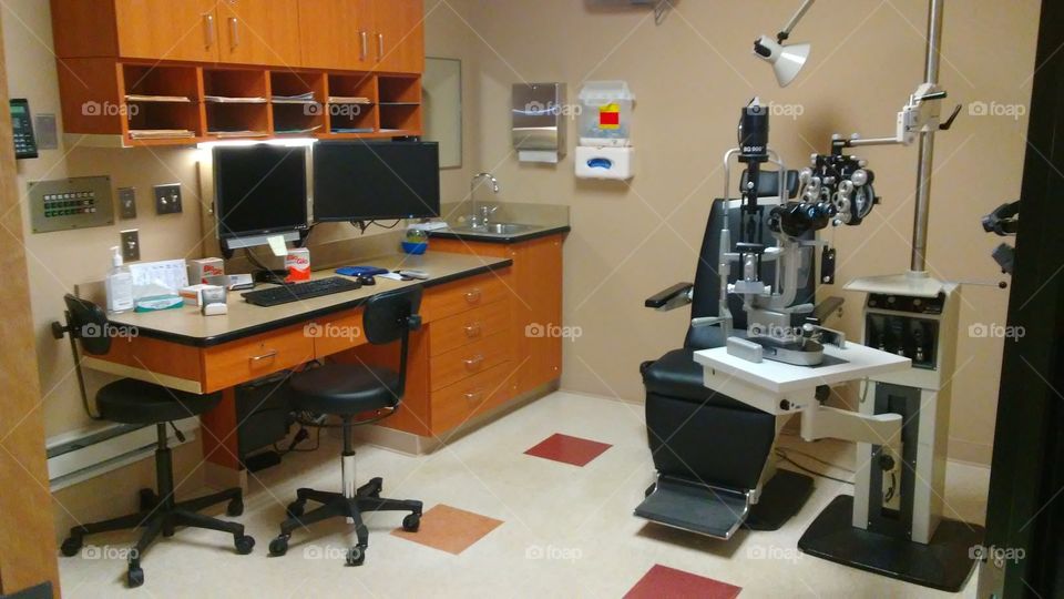 opthalmologist examination room