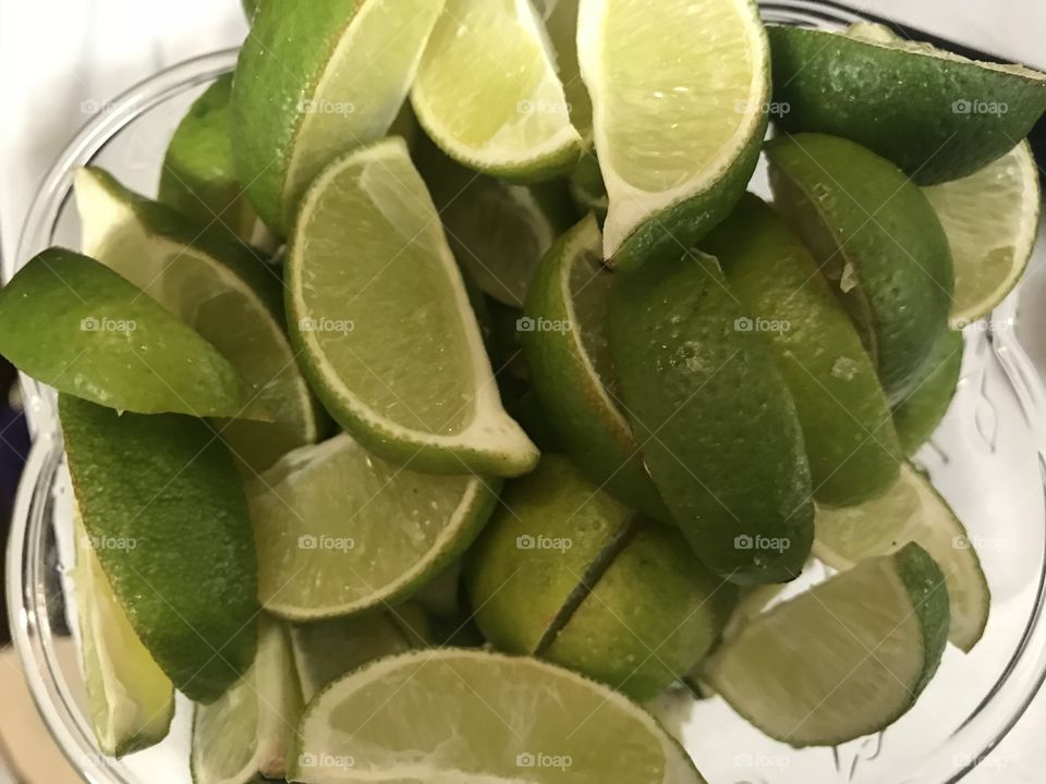 Cut up limes for a party