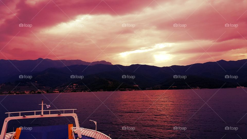 sunrays during cloudy weather