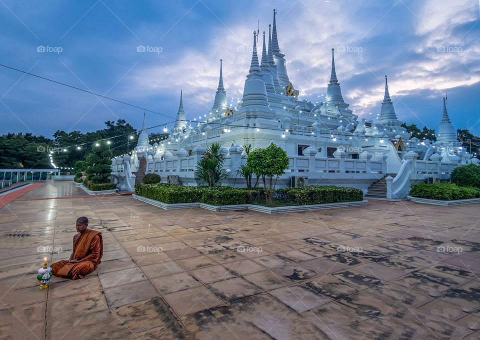 Thai mong and buddha