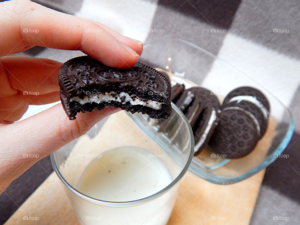 Oreo cookie is more delicious with milk