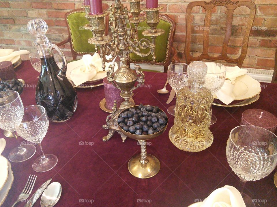 Burgundy tablescape, luxurious dinner