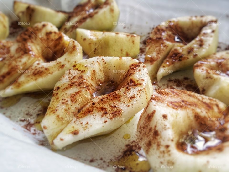 Cinnamon honey baked pears