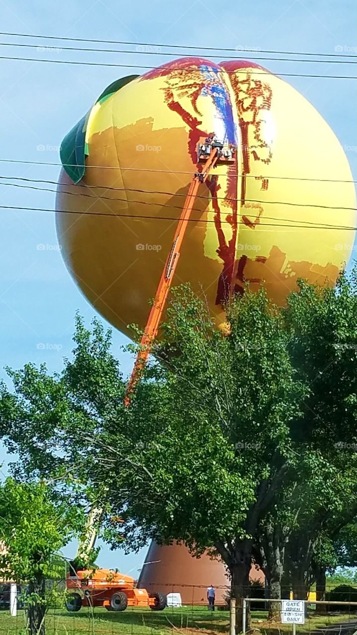 repainting the Gaffney Peach