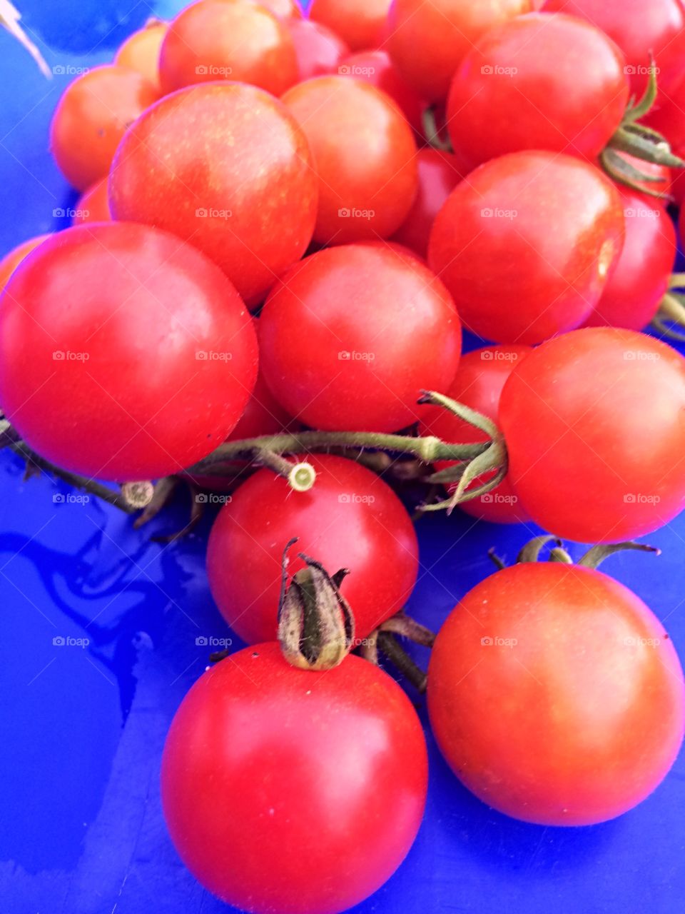 Red cherry tomatoes 