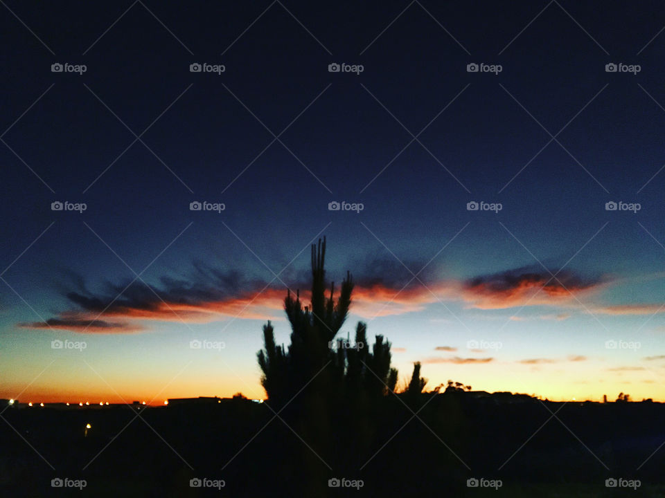 🇺🇸 The very beautiful dawn in the interior of Brazil. We are in Jundiaí and now it is 6 am. / 🇧🇷 O amanhecer muito bonito no interior do Brasil. Estamos em Jundiaí e agora são 6h da manhã. 