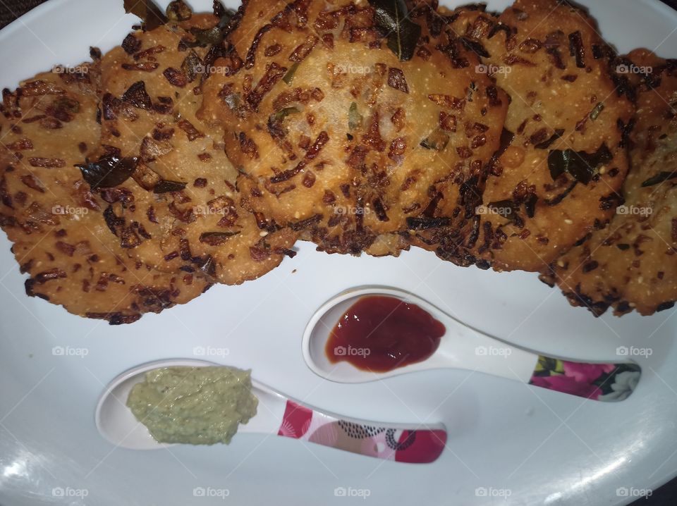 famous south Indian traveling friendly snack 😋😋 Maddur vada