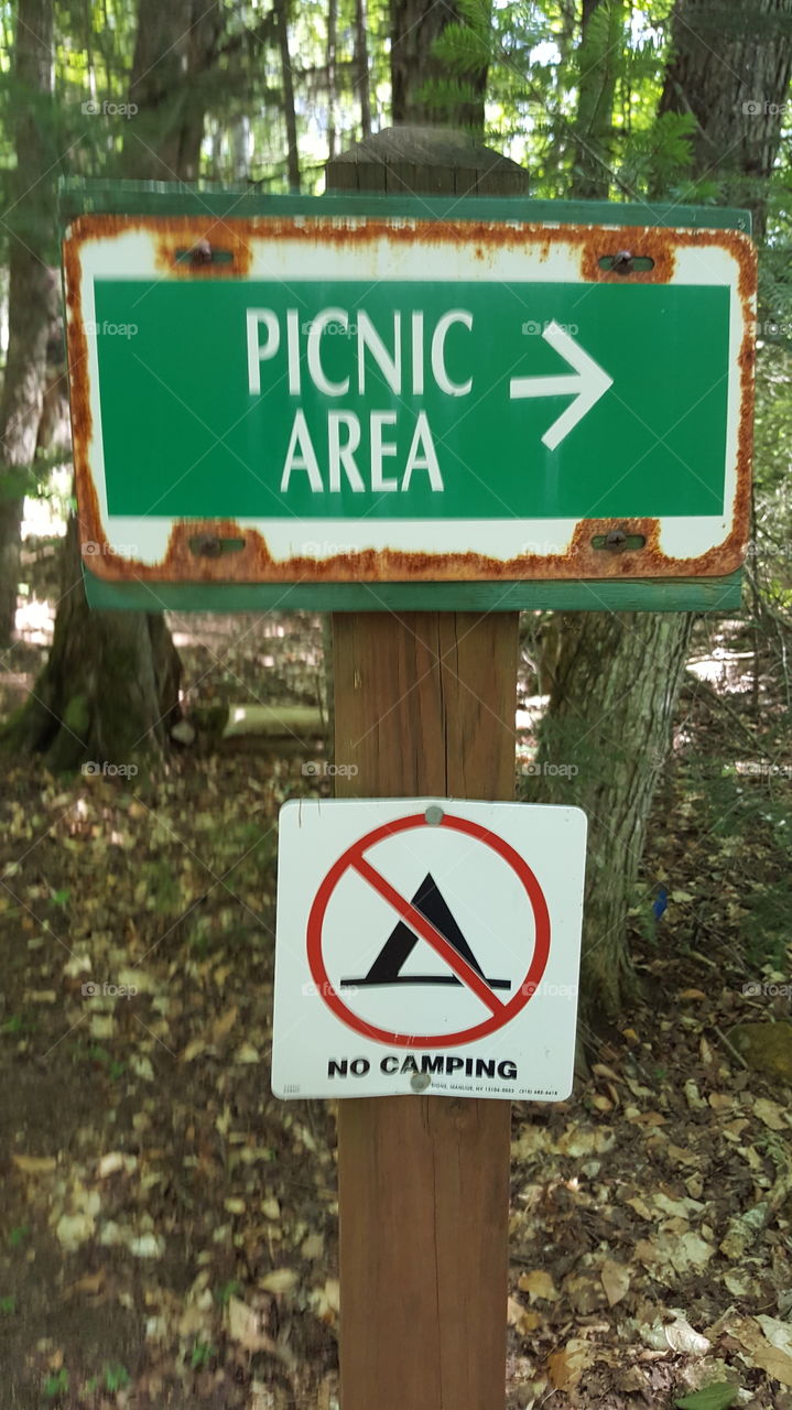 picnic sign