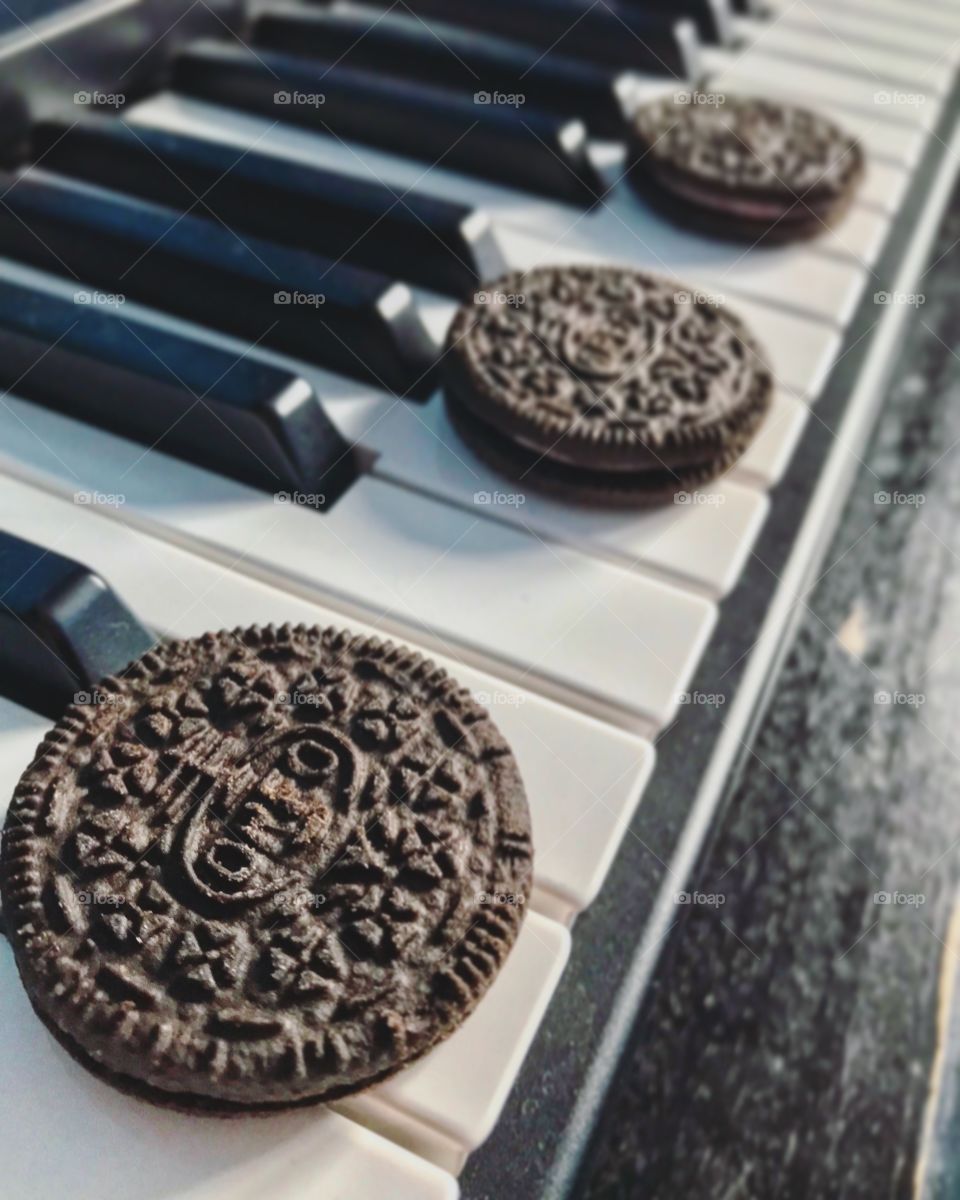 Being creative with Oreo 🖤