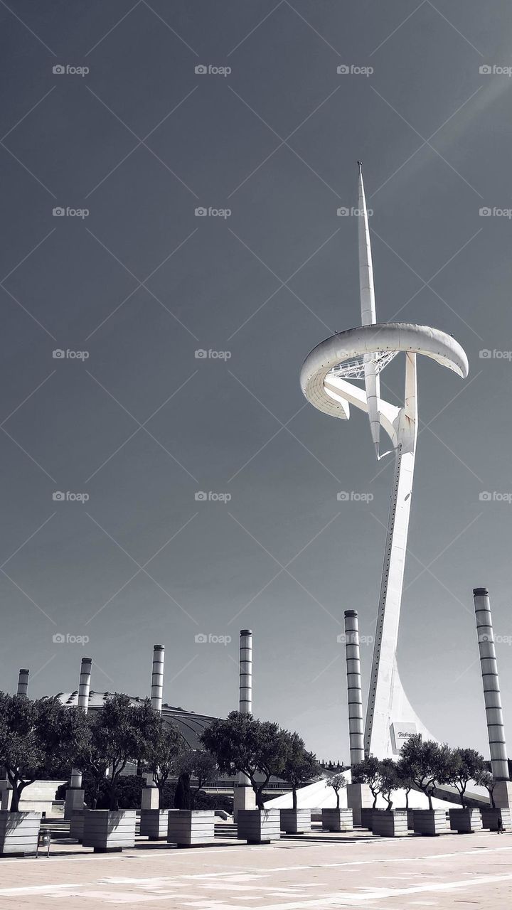 Communications tower