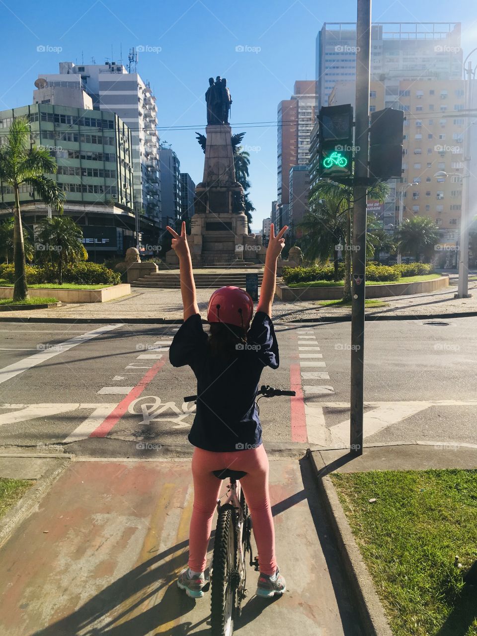 Cycling with the kids is always one of my best times. Here, my daughter in Santos - Brazil/ Passear de bicicleta com as crianças é sempre um dos meus melhores momentos. Aqui, minha filha na ciclovia de Santos, uma cidade do Litoral Brasileiro. 