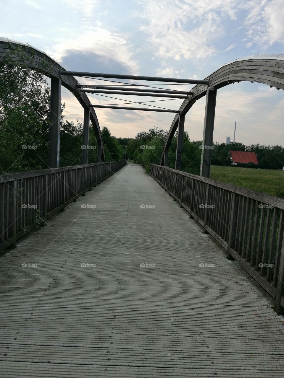 Die Brücke

The bridge of the walking death and bicycle