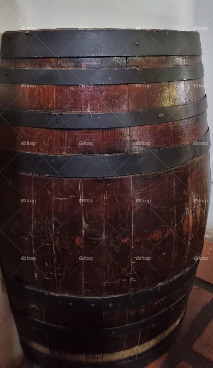 wine barrel . metal meets wood