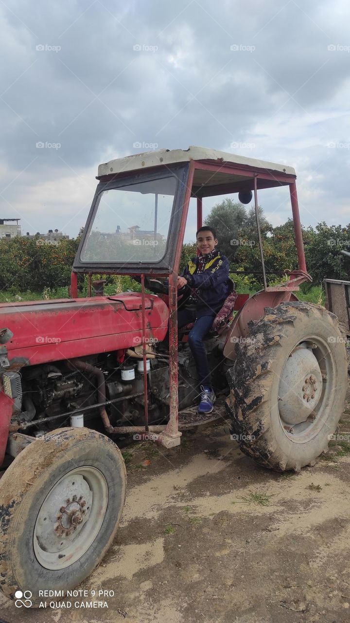 A picture of a farm tractor