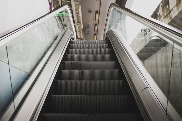 Escalator to sky train