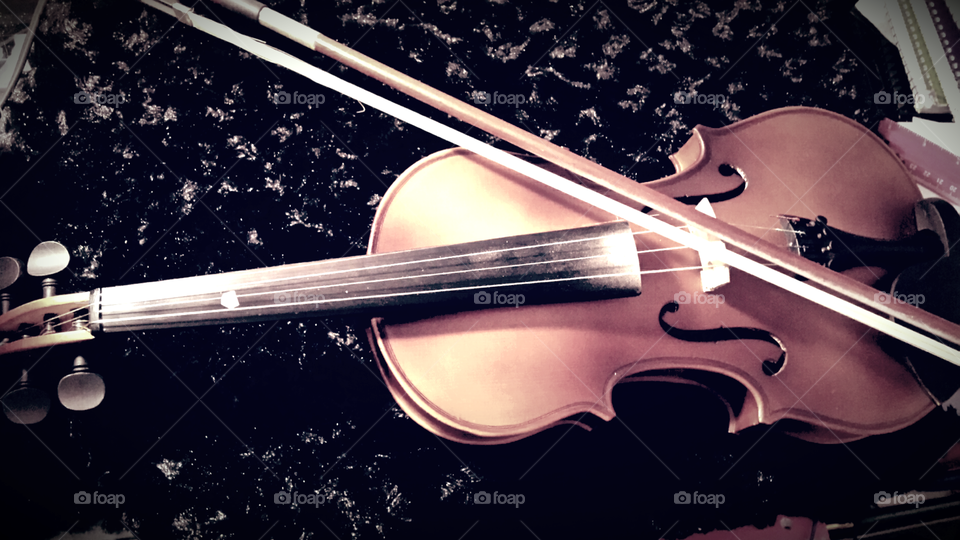 I decided to bring out the ole violin..I remember when I used to play.. a long time ago....