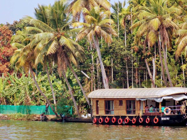 house boat