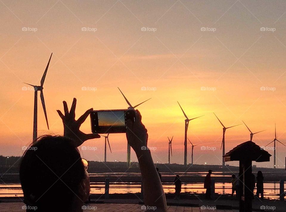 beautiful sunset of the windmill blvd.