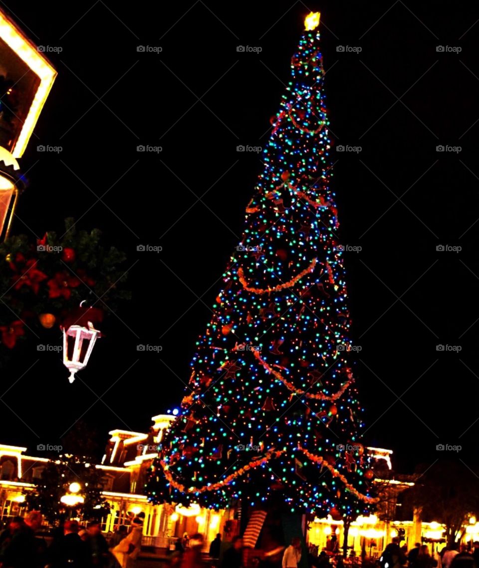 Christmas tree night downtown by sunnysmiles 