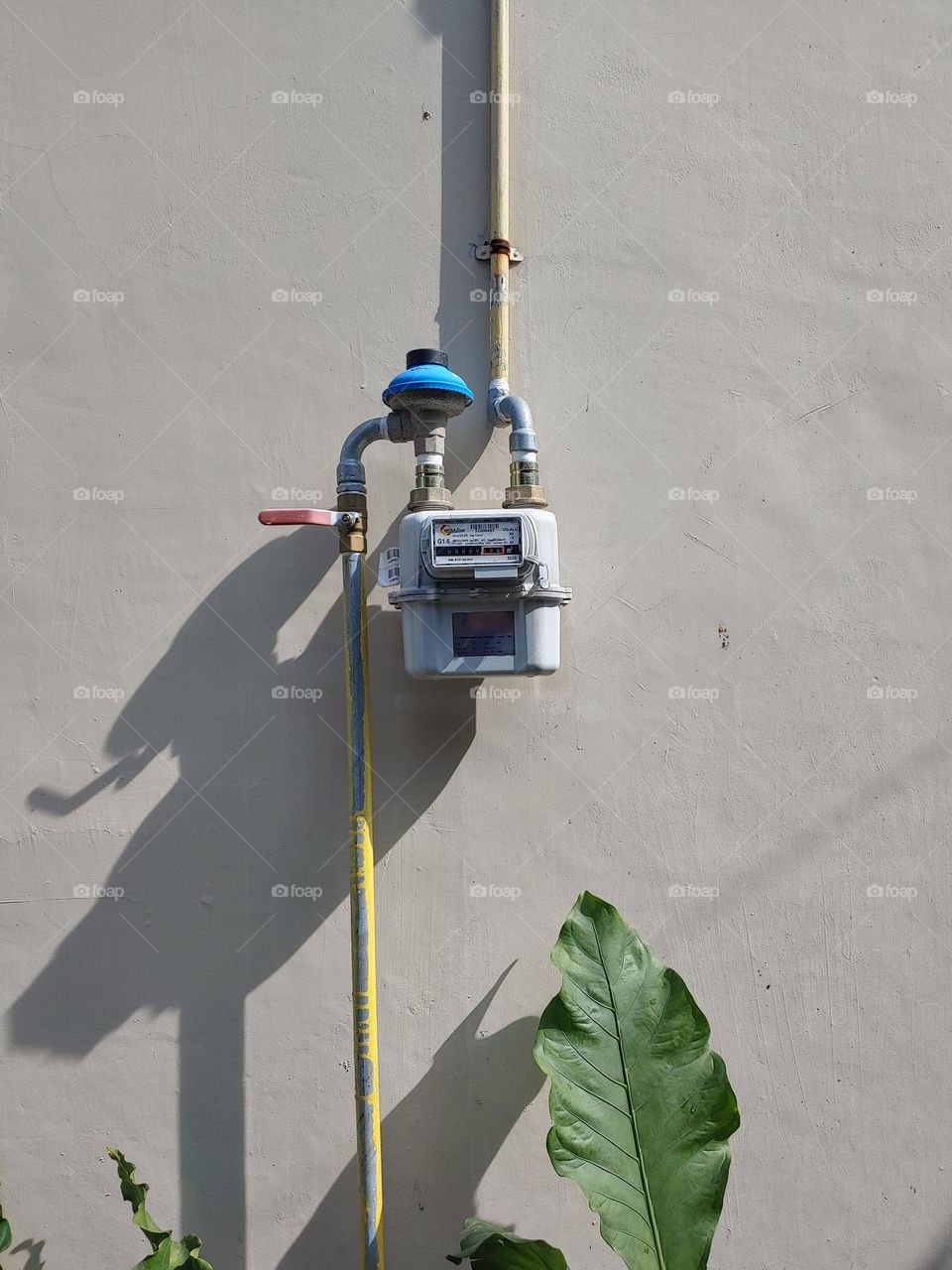 Natural gas pipeline flow meter