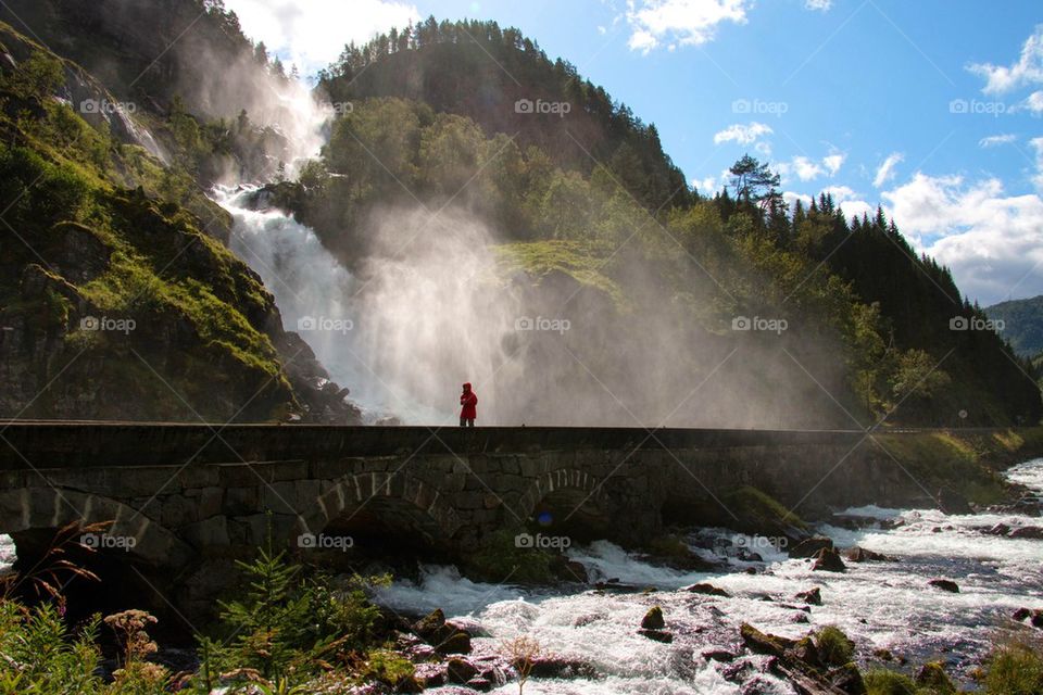 Silhouette at låtefossen