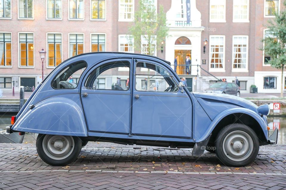 Citroen 2cv special in the streets of Amsterdam