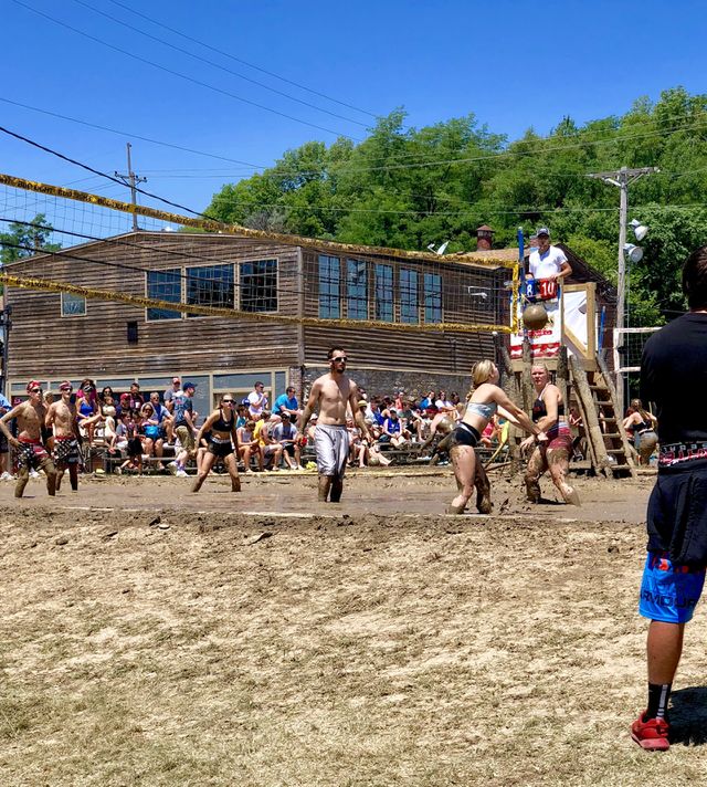 Mud volleyball: NTSD