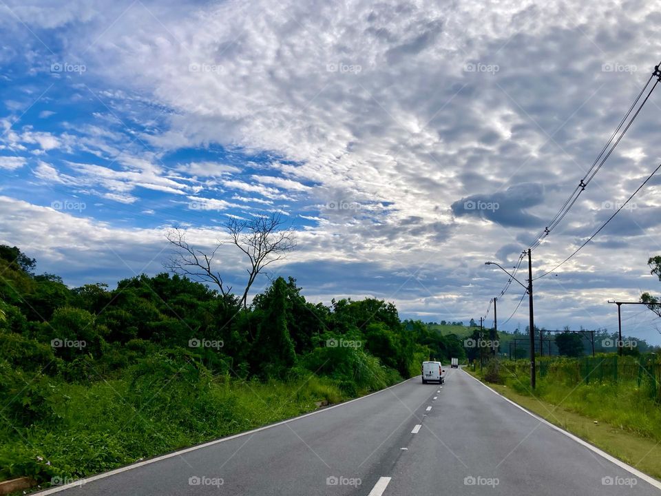 Segunda-feira azul, depois de tanta chuva.

Para labuta, lá vamos nós!